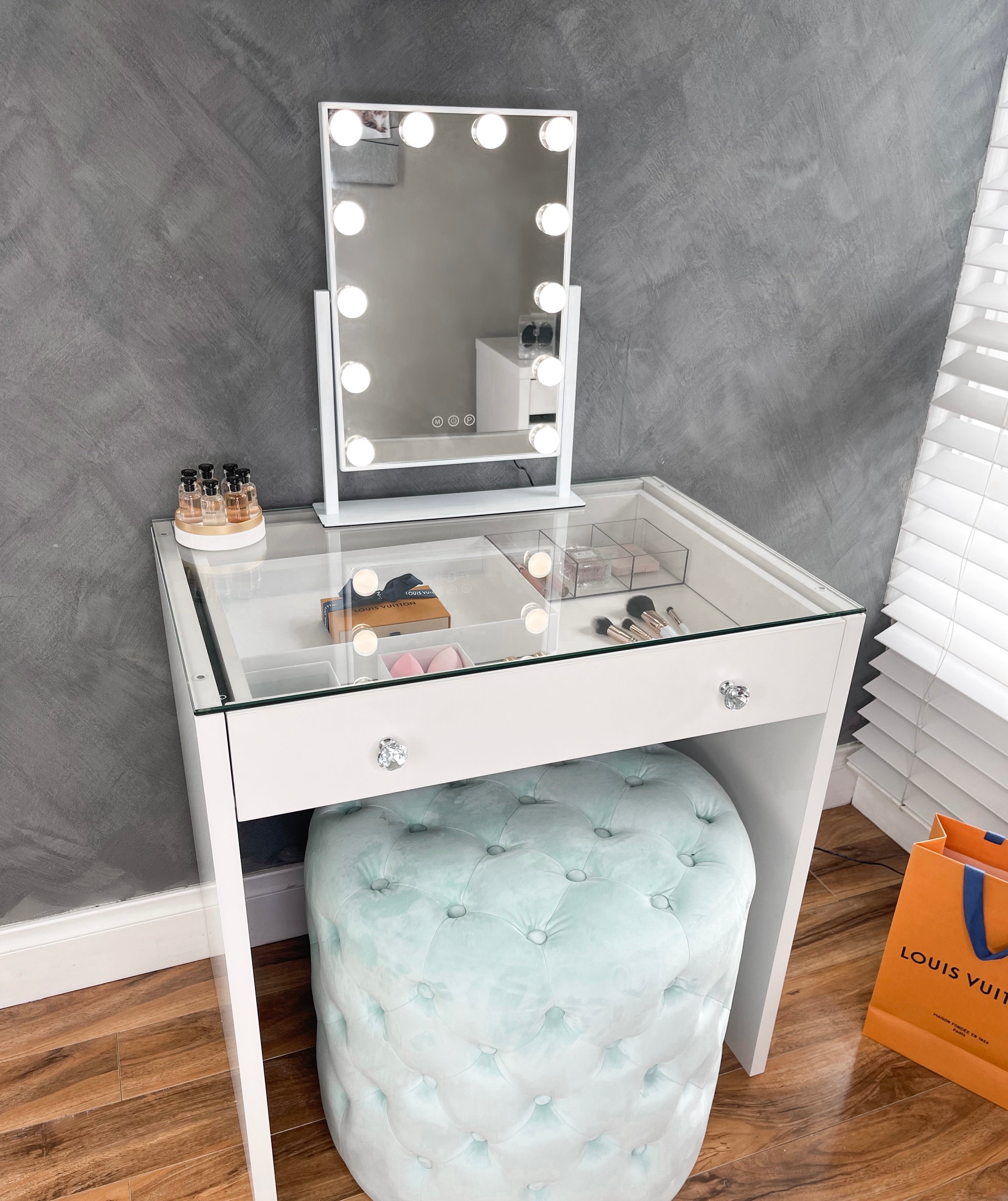 (Set) VIP Mirror & Electra Vanity Table “Diamond”