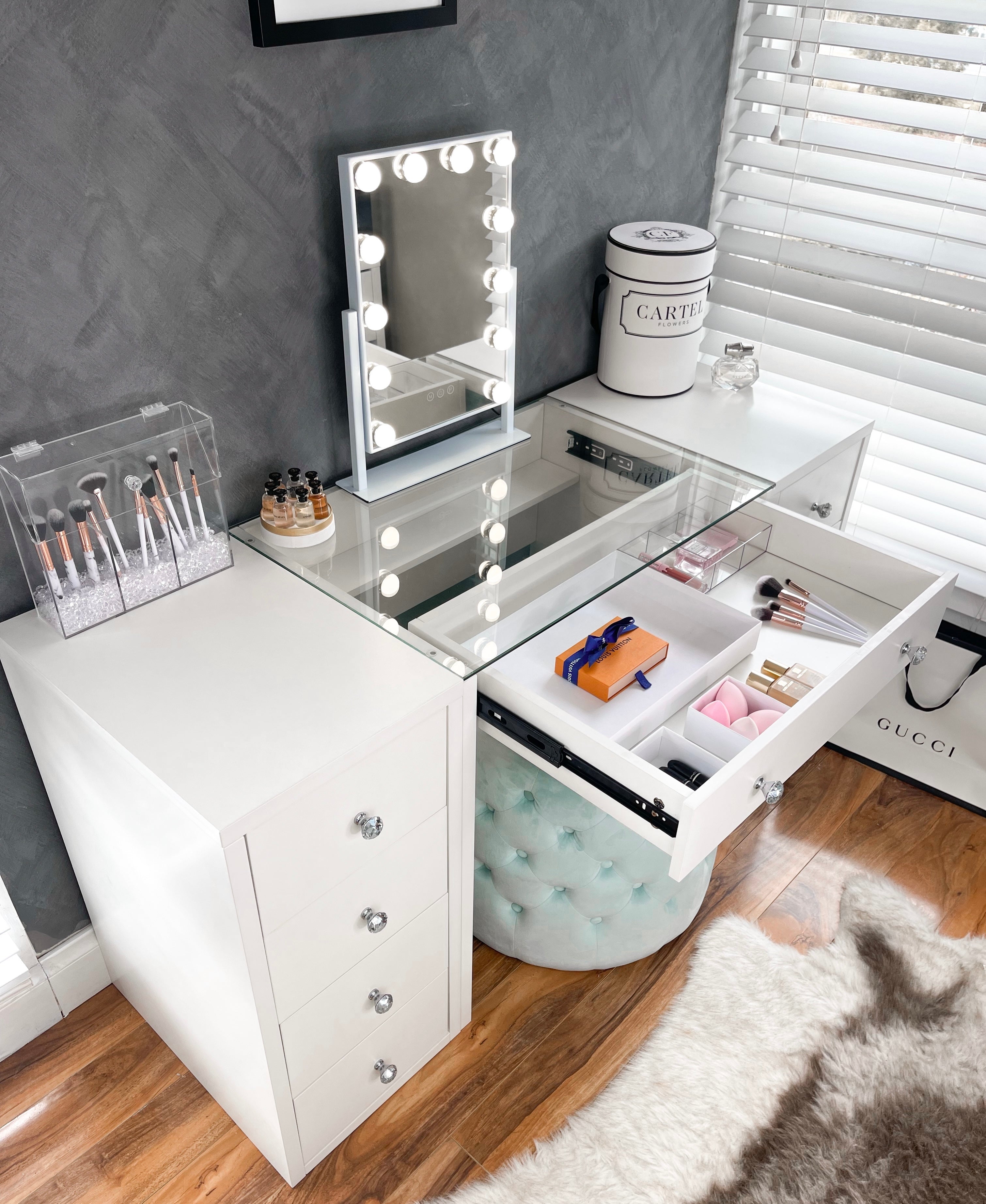 (Set) VIP Mirror & Electra Vanity Table & 2x Draws