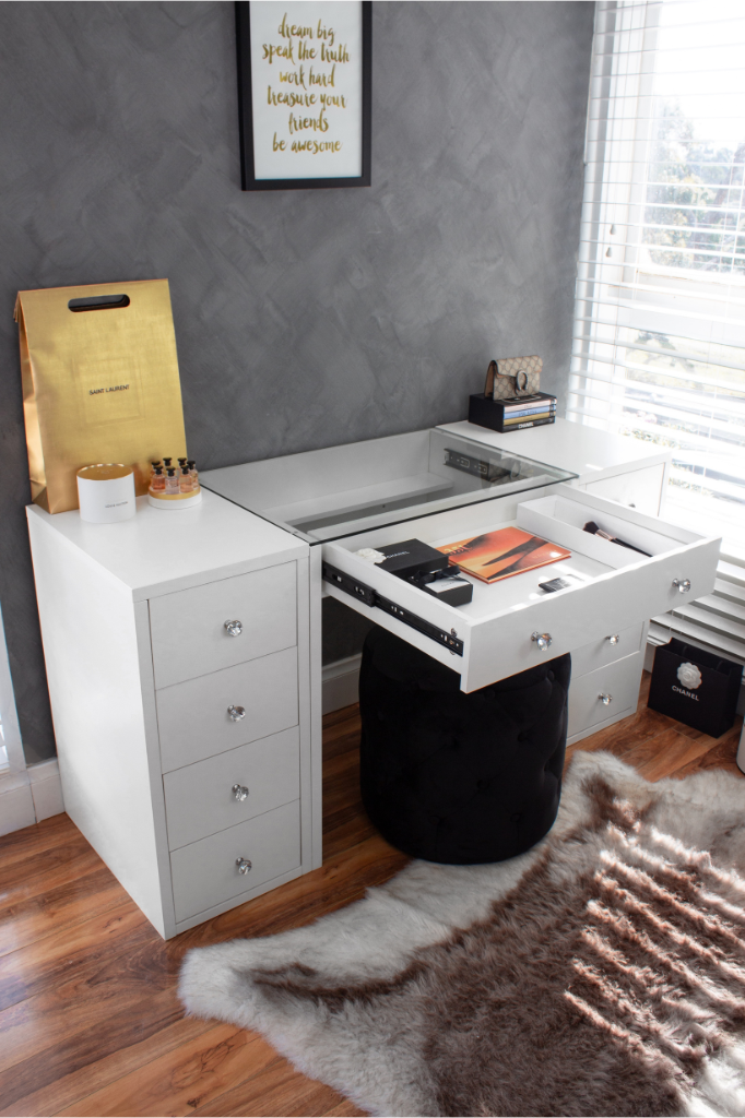 Table & 2 x Draw Set “Iconic 2”